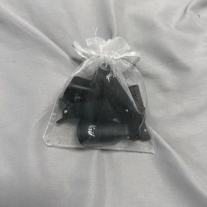 10 Nail polish remover clips